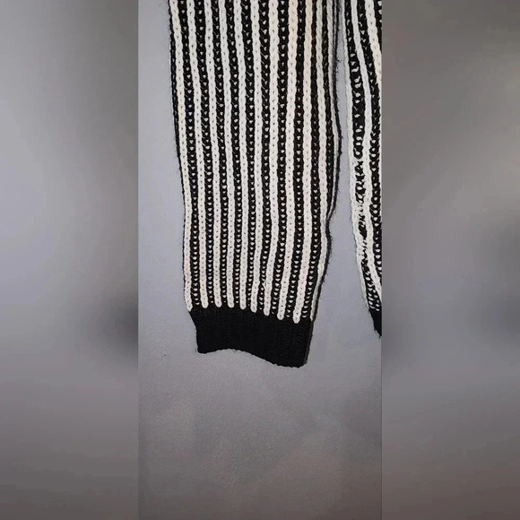 Womens Forever 21 Striped Cable Knit Sweater Size Small - Picture 3 of 4